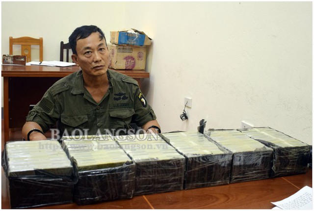 Thông tin mới về đối tượng vận chuyển 60 bánh heroin vừa bị bắt giữ tại Lạng Sơn  - Ảnh 1.