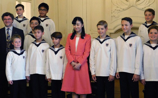 Công chúa Nhật Bản gây bất ngờ trong chuyến công du nước ngoài đầu tiên với màn lột xác từ diện mạo đến thần thái - Ảnh 3.