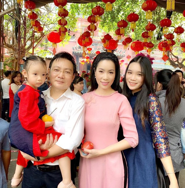 Kim Chi khoe ảnh cưới bên chồng đại gia sau 19 năm kết hôn - Ảnh 9.