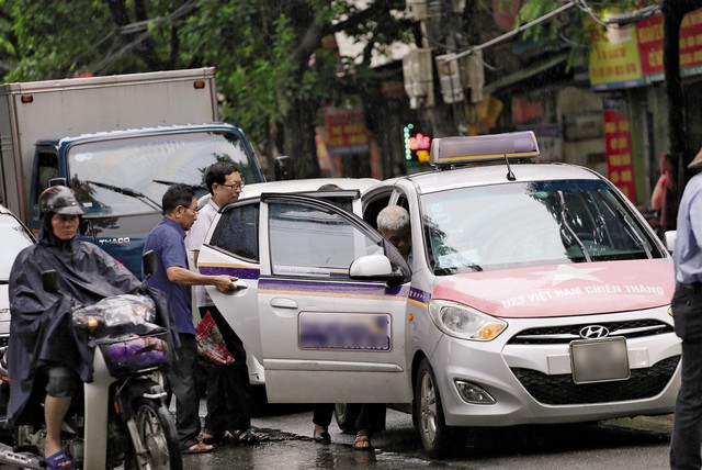 Hà Nội sẽ “sơn” taxi 5 màu để... chống ùn tắc ? - Ảnh 1.