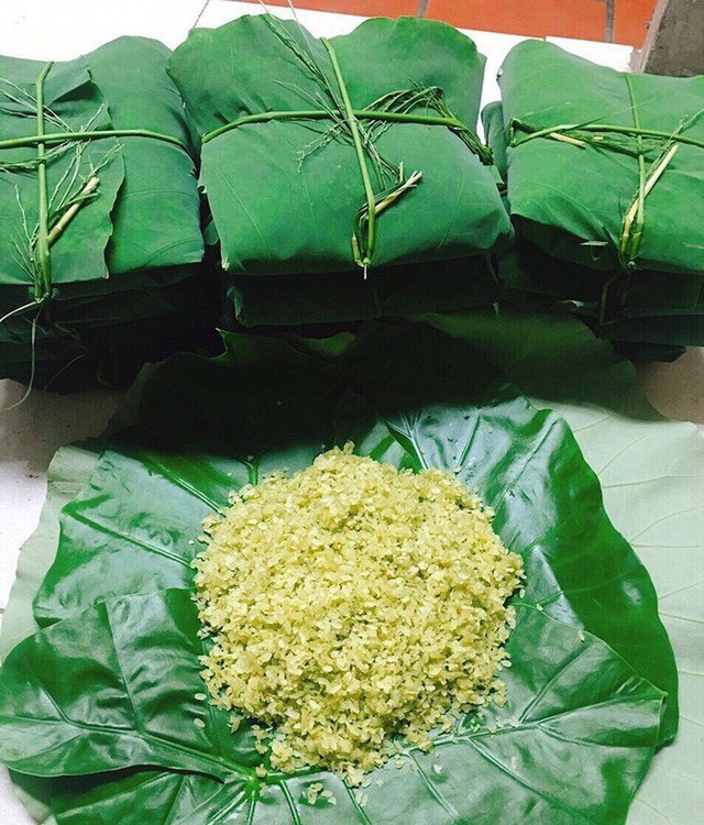 Bay nửa v&ograve;ng tr&aacute;i đất, chi tiền triệu mua cốm tiến vua hiếm c&oacute; - Ảnh 1.