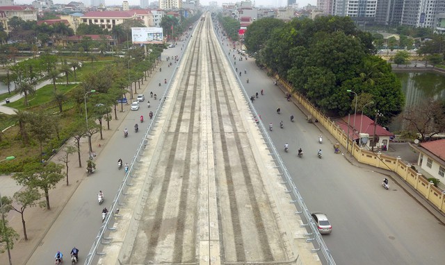 Hà Nội cấm đường Xuân Thủy - Cầu Giấy phục vụ lắp đặt thang máy tại dự án đường sắt Nhổn - Ga Hà Nội - Ảnh 1.