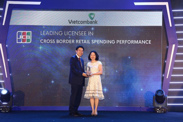 Vietcombank nhận các giải thưởng của Tổ chức thẻ quốc tế JCB - Ảnh 2.
