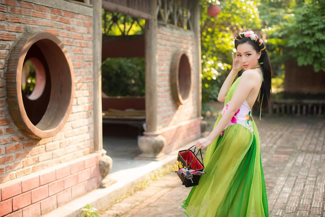 Nữ diễn viên đóng vợ Bá Kiến trong Cậu Vàng: Đẹp như Ngọc Trinh thì còn mặc hở hơn nữa - Ảnh 4.
