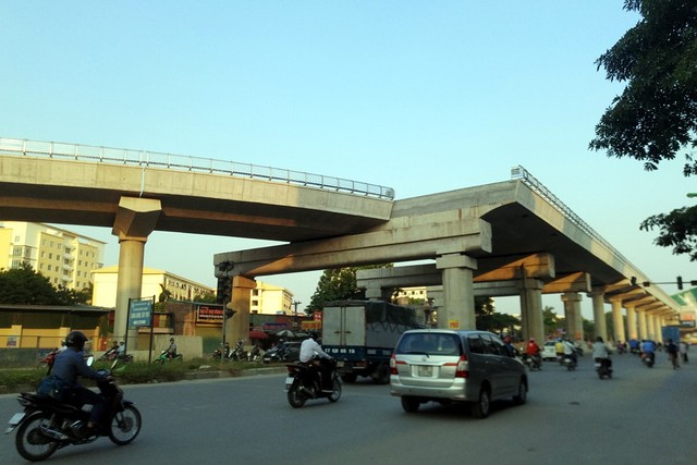 Mục sở thị tuyến đường sắt đô thị Nhổn - ga Hà Nội chậm tiến độ 2 năm - Ảnh 3.