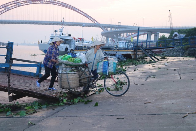 Hình ảnh bến phà Bính Hải Phòng 2 ngày cuối cùng trước khi sẽ trở thành ký ức của chúng ta! - Ảnh 2.