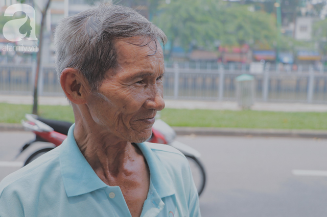 Chuyện người con trai 76 tuổi đạp xích lô nuôi mẹ già: Tiền dùng hết rồi có thể kiếm lại, chứ mẹ mình chỉ có một mà thôi - Ảnh 17.