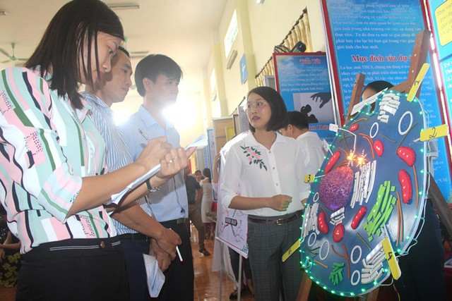 Ngắm nhìn gần trăm sản phẩm khoa học, đồ dùng tự làm của thầy và trò huyện Ninh Giang - Ảnh 12.