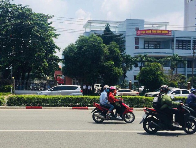 Nổ lớn ở Cục thuế tỉnh Bình Dương, cảnh sát phong tỏa hiện trường - Ảnh 1.