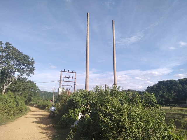 Huyện Lang Chánh, Thanh Hóa: Không có điện lưới quốc gia, người dân sử dụng điện “chui” với giá cao - Ảnh 1.