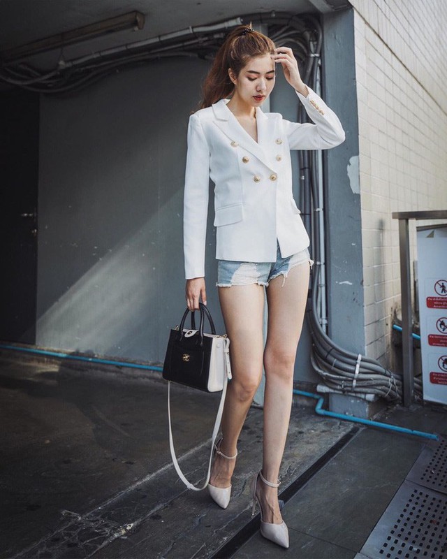 Quần short   blazer: Có cả loạt cách mix đồ giúp chân dài phải biết cho style của các nàng tuổi băm - Ảnh 2.