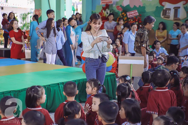 Thu Thủy cùng chồng kém 10 tuổi hào hứng đưa bé Henry tới trường trong ngày khai giảng năm học mới, bỏ qua loạt ồn ào không đáng có - Ảnh 14.