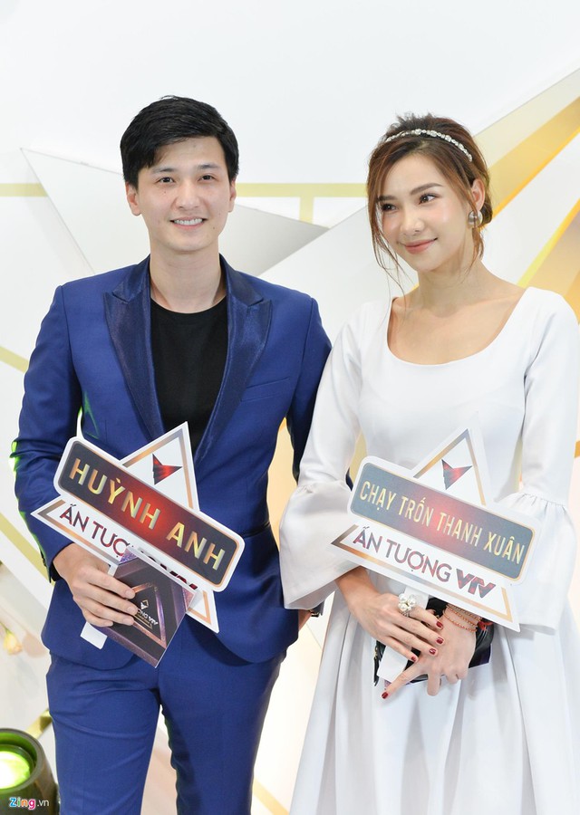 Nhã Phương và dàn sao Về nhà đi con hội ngộ trên thảm đỏ VTV Awards - Ảnh 10.