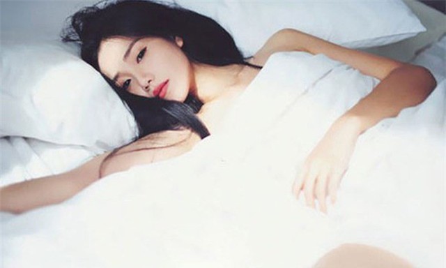 Vợ bị chồng ghẻ lạnh đúng đêm tân hôn vì hành động hư hỏng, nhưng biết sự thật chồng lại nghiện vợ không rời - Ảnh 1. Vợ bị chồng ghẻ lạnh đúng đêm tân hôn vì hành động hư hỏng, nhưng biết sự thật chồng lại nghiện vợ không rời - Ảnh 1.