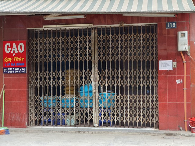 Hàng quán đóng cửa sang nhượng, dân quanh khu Rạng Đông thi nhau bán nhà - Ảnh 3.