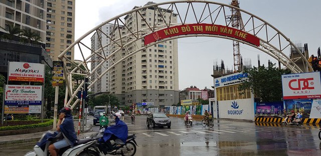 H&agrave; Nội: Chỉ v&igrave; chiếc v&eacute; xe m&aacute;y, bảo vệ chung cư h&agrave;nh hung kh&aacute;ch gửi xe, dọa đ&aacute;nh chết - Ảnh 2.