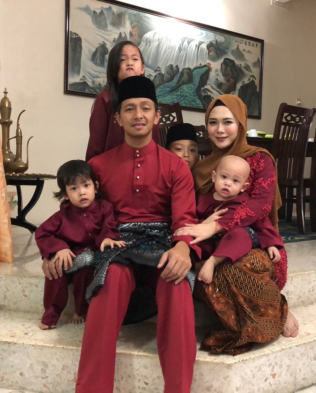 Bà mẹ 6 con ở Malaysia kiếm bộn tiền nhờ stream game - Ảnh 3.