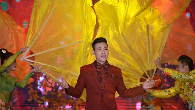 Ca sĩ Linh Nguyễn mời diễn viên “Tiếng sét trong mưa” làm MV xuân - Ảnh 3.