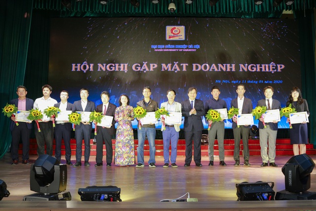 Đại học Công nghiệp Hà Nội tổ chức Hội nghị tổng kết và gặp mặt hơn 100 doanh nghiệp - Ảnh 8.