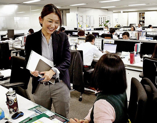 V&igrave; sao &ocirc;ng chủ Nhật kh&ocirc;ng khen cấp dưới - Ảnh 2.