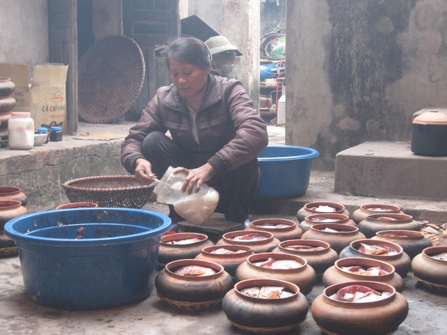 Thưởng lãm cá kho làng Vũ Đại ngày Tết - Ảnh 1.