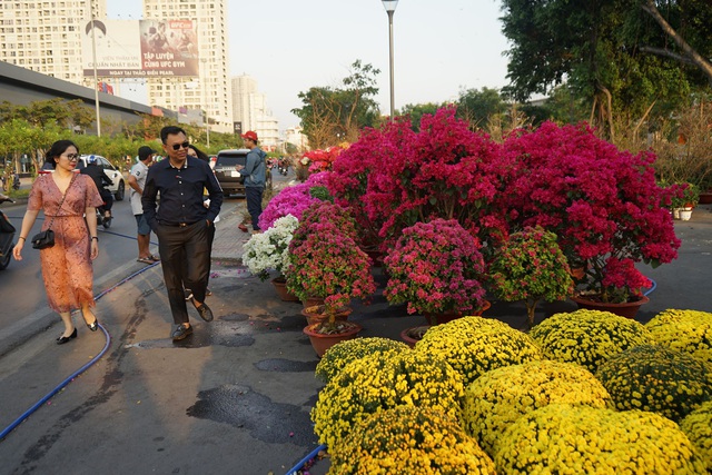 Những loại hoa Tết người Sài Gòn thường mua để mang lại tài lộc, may mắn cả năm - Ảnh 1.
