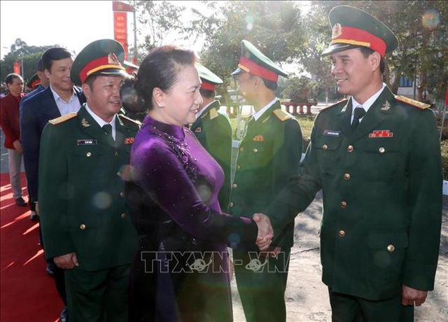 Chủ tịch Quốc hội thăm, chúc Tết tại Bộ chỉ huy Quân sự tỉnh Đắk Lắk - Ảnh 2.
