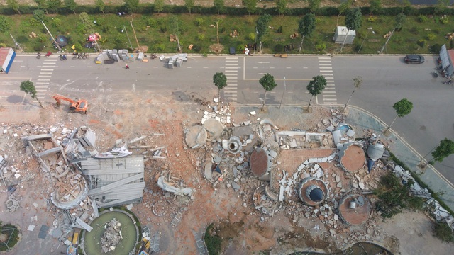 Mục sở thị công viên nước Thanh Hà sau khi bị cưỡng chế phá dỡ - Ảnh 4.