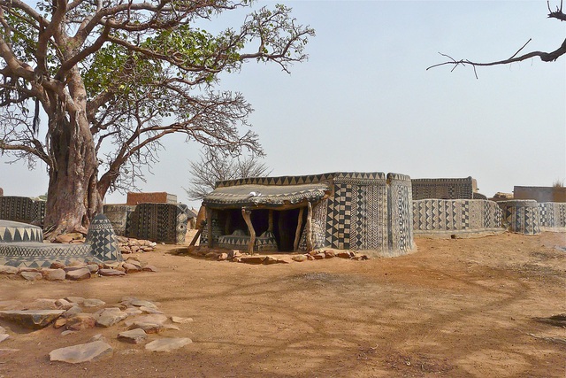 Ghé thăm làng đất nung độc đáo của quý tộc châu Phi, ngôi nhà nào cũng là tác phẩm nghệ thuật đặc sắc - Ảnh 15.