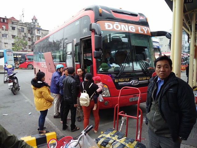 Hà Nội tung lực lượng liên ngành chống ùn tắc giao thông tại 72 điểm nóng dịp Tết - Ảnh 3.