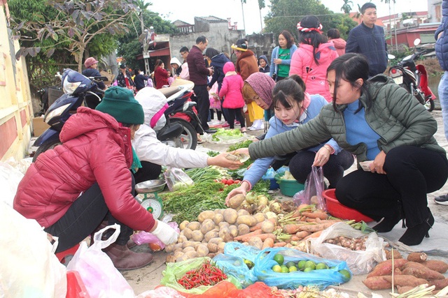 Độc đáo phiên chợ họp duy nhất sáng mùng 2 Tết ở Hải Dương - Ảnh 10.