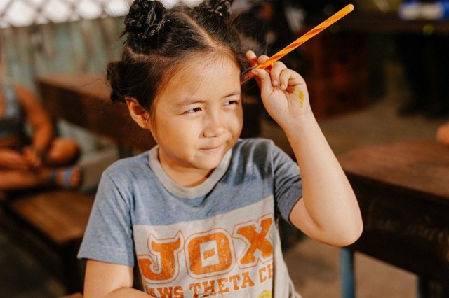 “Con gái màn ảnh” của Thu Trang: Chưa đầy mười tuổi nhưng đã góp mặt trong hàng loạt phim ăn khách - Ảnh 2.