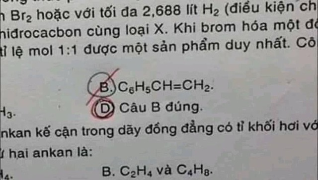 Kiểm tra Hóa trúng ngay câu trắc nghiệm có đáp án kiểu “nước đôi”, học sinh tưởng “ngon ăn” ai dè nhận cái kết đắng - Ảnh 1.