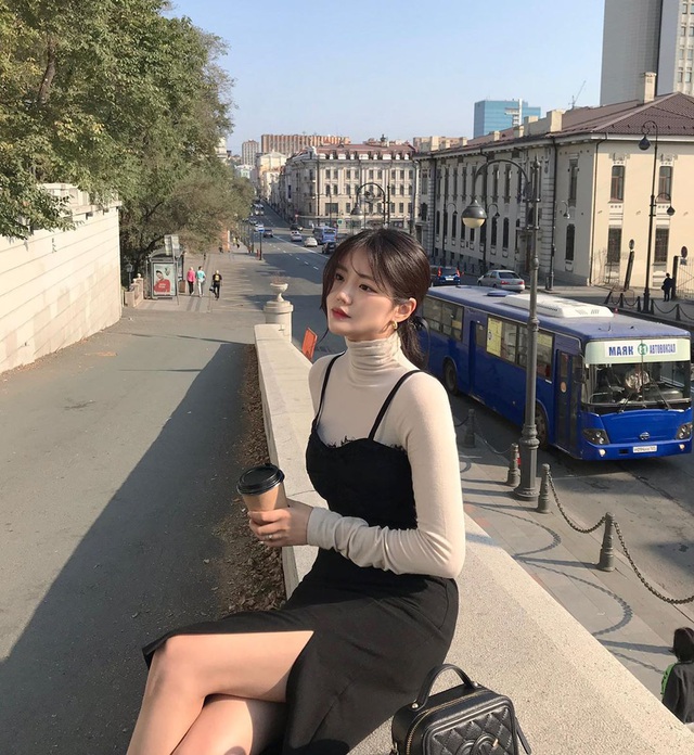 Combo váy áo được gái xinh xứ Hàn diện: Hack tuổi siêu ổn và thừa điểm thanh lịch để diện đến công sở - Ảnh 7.