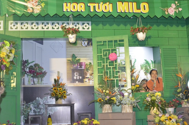 Phố đi bộ Hồ Gươm ‘chật cứng’ nghìn gia đình đến khám phá Thị Trấn Tết MILO - Ảnh 7.