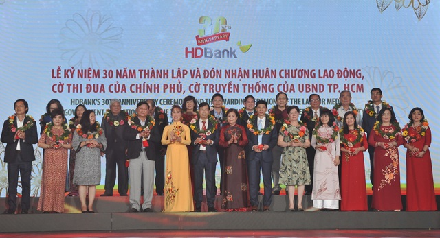 HDBank 30 năm- ngân hàng hạnh phúc của CBNV - Ảnh 7.