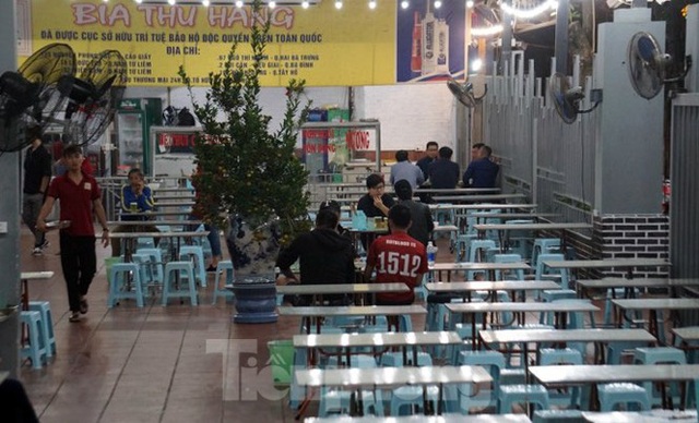 Nhiều quán nhậu ở Hà Nội giảm 70% khách tới uống bia, rượu - Ảnh 3.
