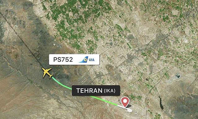 Rơi máy bay chở 170 người ở Iran  - Ảnh 1.