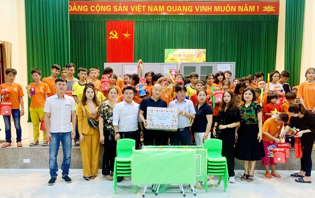 Tết Trung thu, Báo GĐ&XH trao hơn 20 triệu đồng của nhà hảo tâm tới trẻ em khó khăn SOS Hà Tĩnh - Ảnh 6.