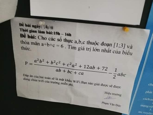 Thấy đề kiểm tra toán được dán ngoài bảng thông báo, học sinh túm tụm lại xem rồi cười vì dòng chữ nhỏ cuối cùng - Ảnh 1.