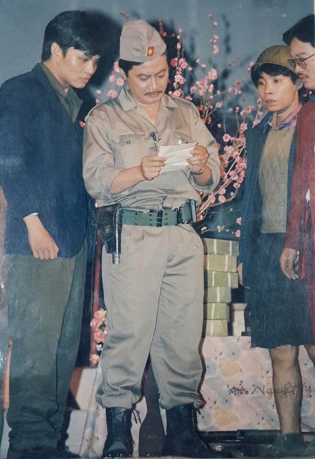 Ông trùm Trần Đức kỷ niệm Giải phóng thủ đô với loạt ảnh hoài niệm trong vở kịch Lưu Quang Vũ - Ảnh 2.