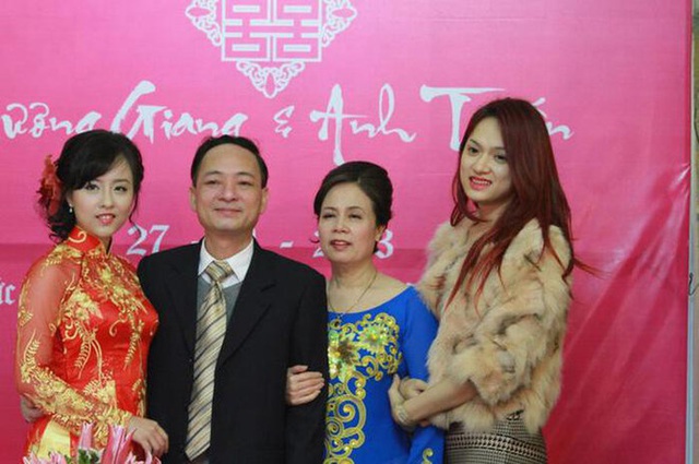 Đời tư ít biết về người chị gái gần 10 năm cho Hương Giang mượn thân phận - Ảnh 2.