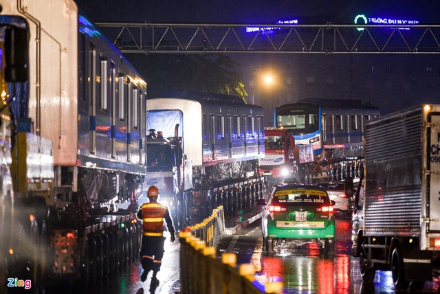 Nín thở xem di chuyển tàu metro số 1 về đến depot Long Bình - Ảnh 4.