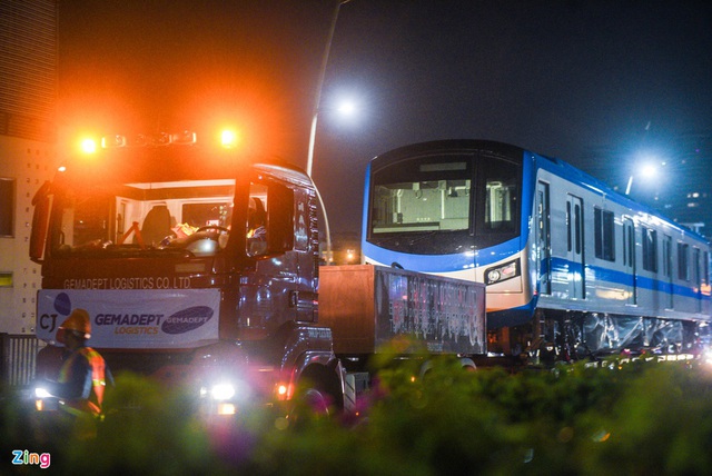 Nín thở xem di chuyển tàu metro số 1 về đến depot Long Bình - Ảnh 7.