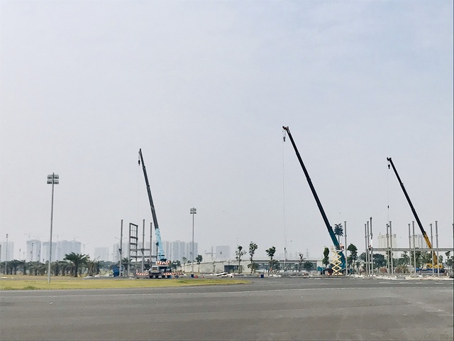 Tháo gỡ các hạng mục cuối cùng của đường đua F1 đầu tiên tại Việt Nam, khách sẽ được bảo lưu vé - Ảnh 4.