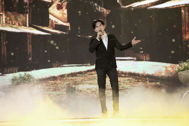 Kh&aacute;n giả t&ograve; m&ograve; Lam Trường - Đan Trường đ&atilde; n&oacute;i g&igrave; với nhau trong khoảnh khắc song ca lịch sử tr&ecirc;n s&acirc;n khấu HHVN, c&acirc;u trả lời của anh Hai g&acirc;y ng&atilde; ngửa - Ảnh 2.