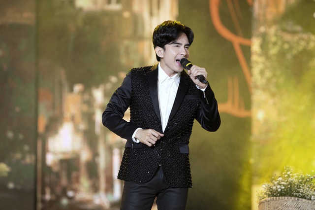 Kh&aacute;n giả t&ograve; m&ograve; Lam Trường - Đan Trường đ&atilde; n&oacute;i g&igrave; với nhau trong khoảnh khắc song ca lịch sử tr&ecirc;n s&acirc;n khấu HHVN, c&acirc;u trả lời của anh Hai g&acirc;y ng&atilde; ngửa - Ảnh 7.