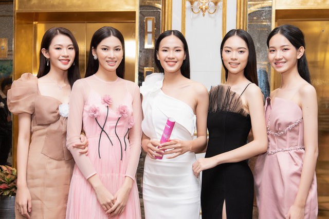 “Người đẹp Nhân ái” của Hoa hậu Việt Nam 2020 bắt đầu hành trình với nhiều dự án liên quan đến y tế - Ảnh 8.