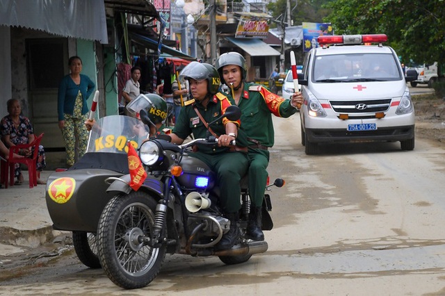 Hỗ trợ cho 2 con của phóng viên tử nạn ở Rào Trăng - Ảnh 3.