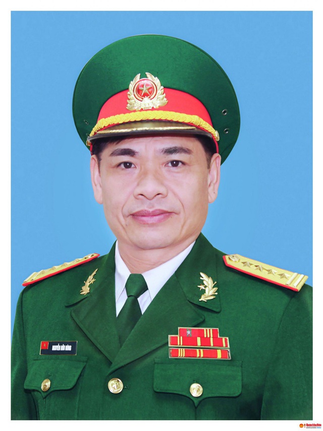Đại tá Nguyễn Hữu Hùng được truy thăng quân hàm thiếu tướng - Ảnh 1.